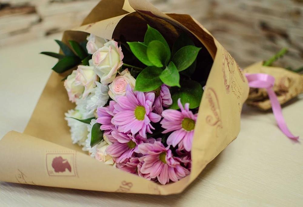 Букет цветов из: Розы и Хризантемы в Нижнекамске