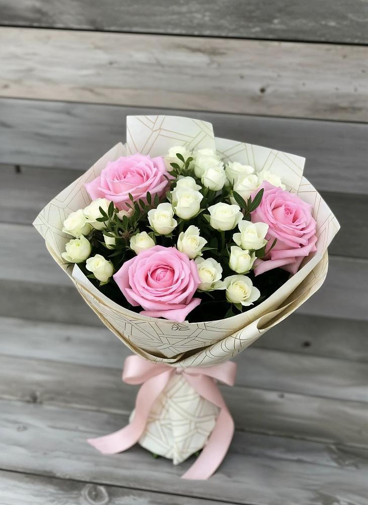 Букет цветов из: Розы в Нижнекамске