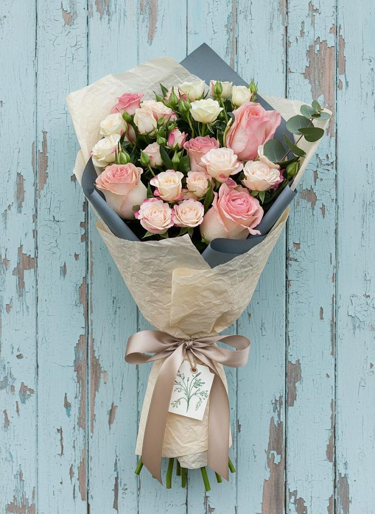 Букет цветов из: Розы в Нижнекамске