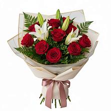 Букет цветов из:  Лилии и Розы в Нижнекамске