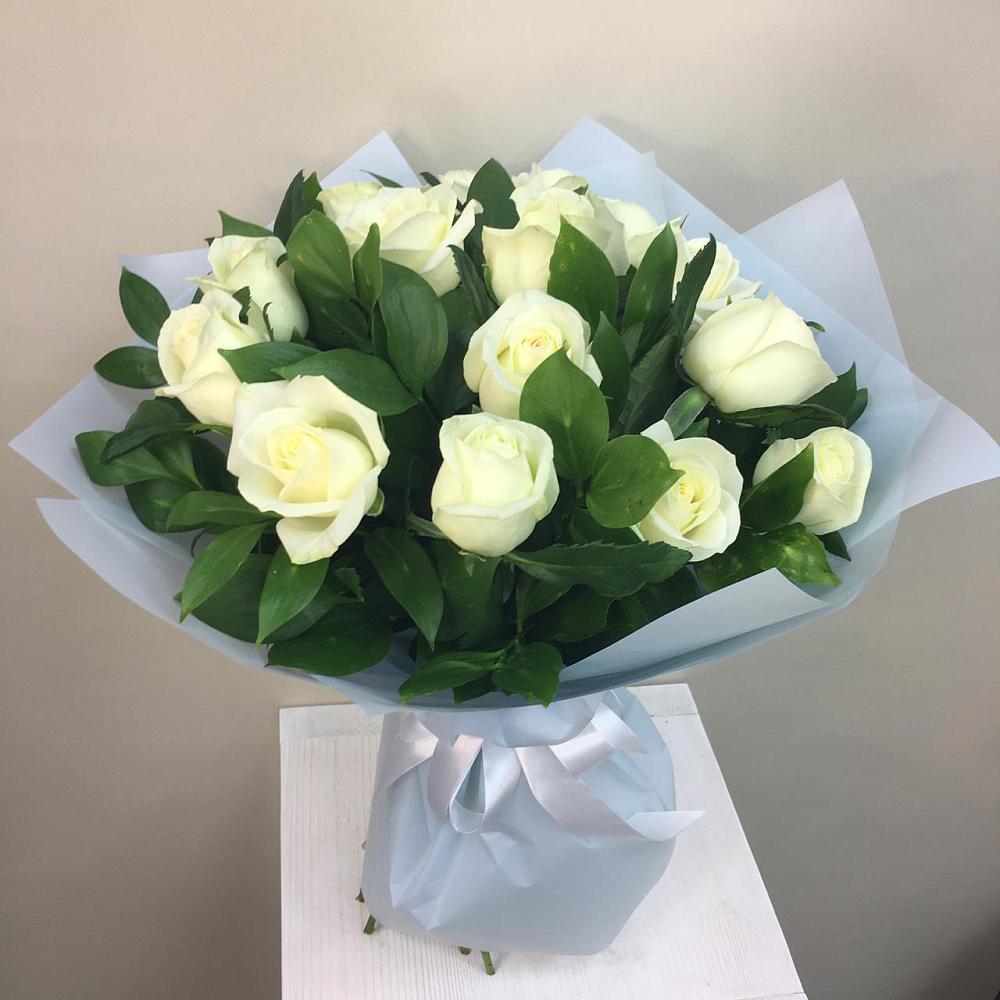 Букет 15 Белых роз Проуд в Нижнекамске