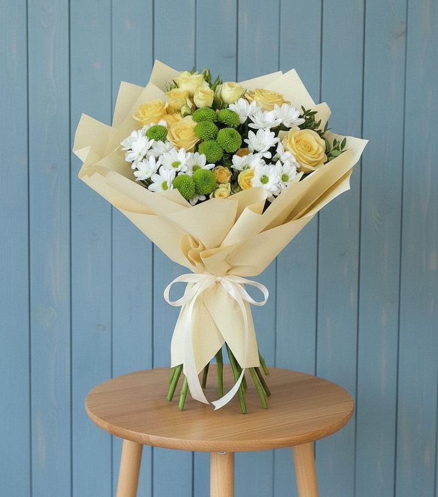 Букет цветов из: Хризантемы и Розы в Нижнекамске