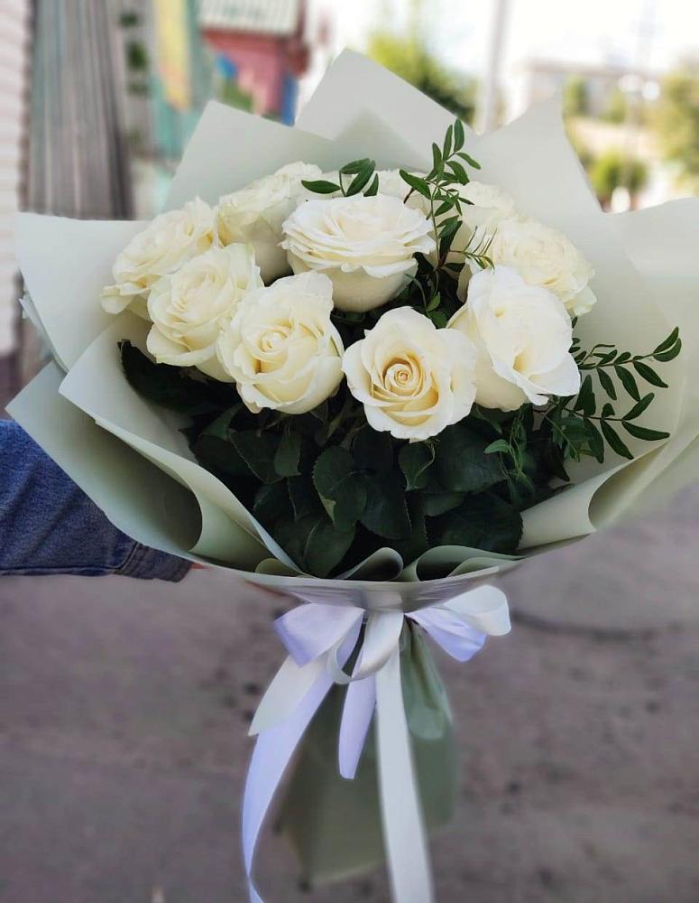 Букет Белые розы Проуд в Нижнекамске