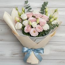Букет цветов из:  Лизиантусы в Нижнекамске