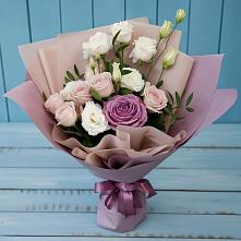 Букет цветов из:  Розы и Лизиантусы в Нижнекамске