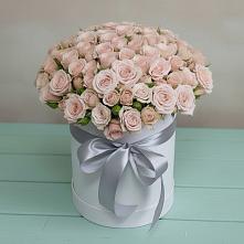 Цветочная композиция из Розы в шляпной коробке в Нижнекамске