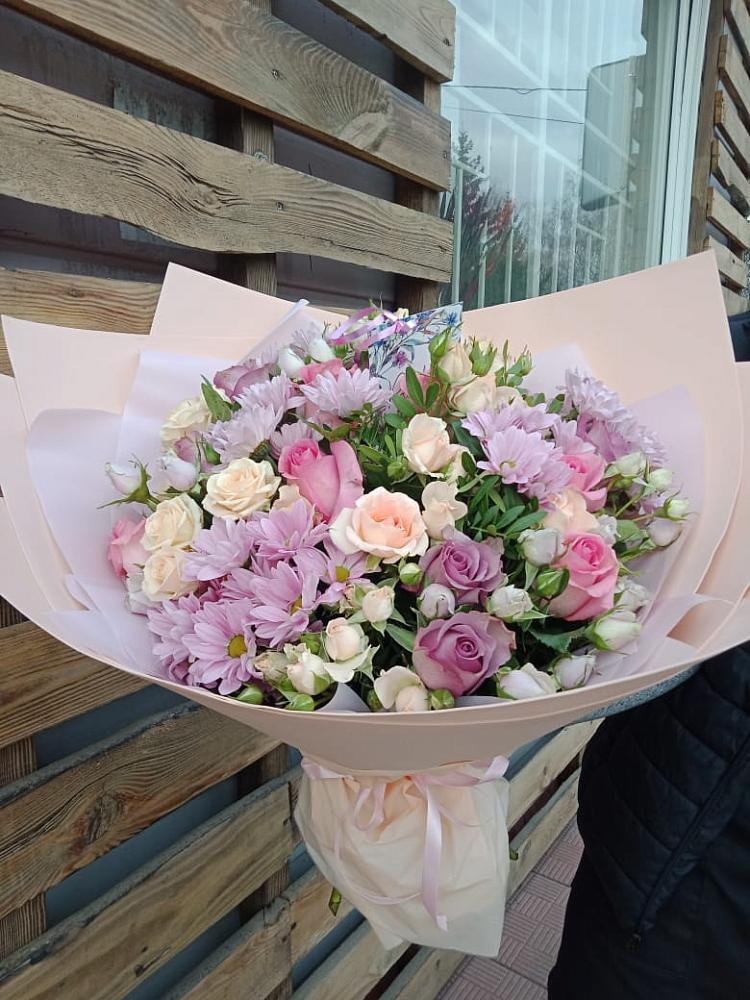 Букет цветов из: Розы и Хризантемы в Нижнекамске