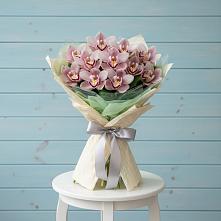 Букет цветов из:  Орхидеи и Розы в Нижнекамске