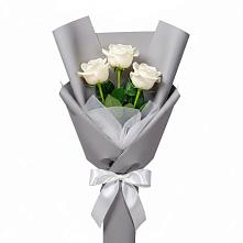 Букет 3 белые розы в Нижнекамске