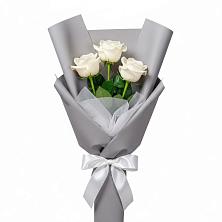 Букет 3 белые розы в Нижнекамске