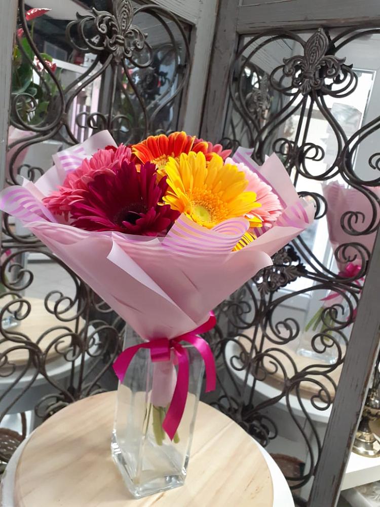 Букет цветов из: Герберы в Нижнекамске