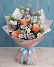 Букет цветов из:  Лизиантусы, Розы, Альстромерии и Гипсофила в Нижнекамске