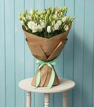 Букет цветов из:  Лизиантусы в Нижнекамске