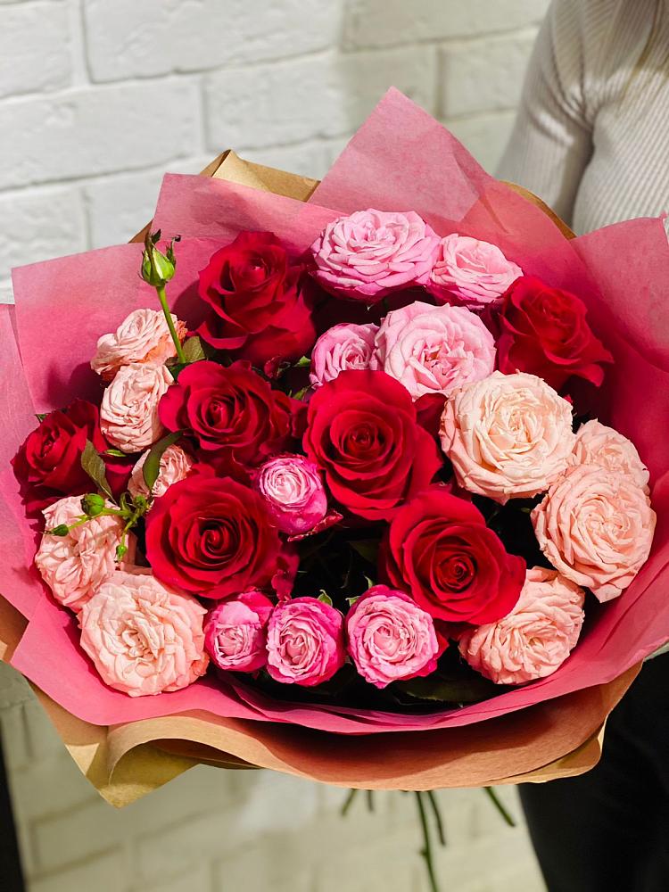 Букет цветов из: Розы в Нижнекамске