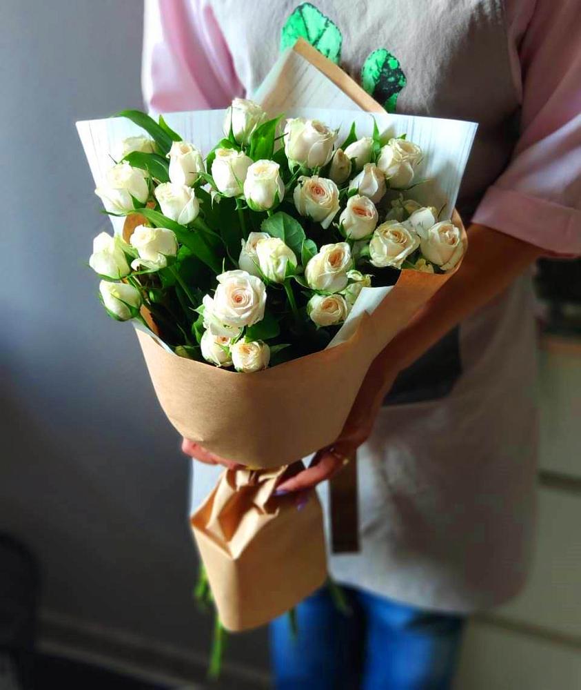 Букет цветов из: Розы в Нижнекамске