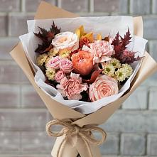 Букет цветов из:  Гвоздики, Хризантемы и Розы в Нижнекамске
