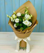 Букет цветов из:  Хризантемы и Лизиантусы #REPLACE_PRED# Нижнекамске