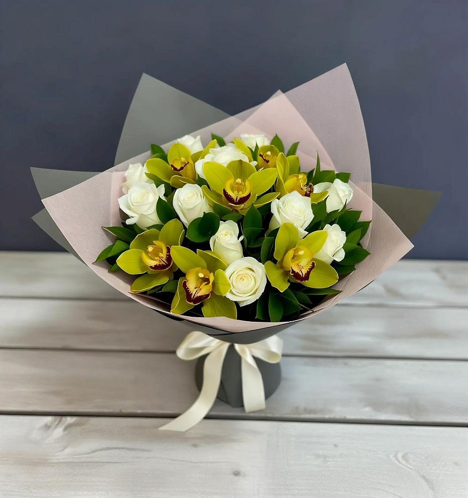 Букет цветов из: Орхидеи и Розы в Нижнекамске