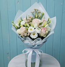 Букет цветов из:  Розы и Лизиантусы в Нижнекамске