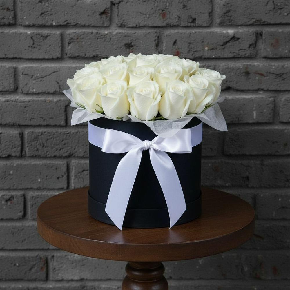 Цветочная композиция из Розы в шляпной коробке в Нижнекамске