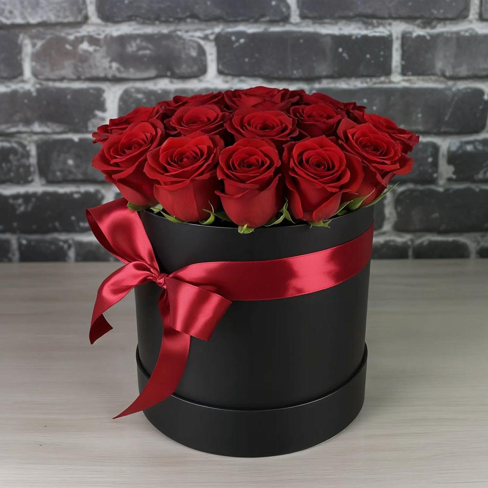 Цветочная композиция из Розы в шляпной коробке в Нижнекамске