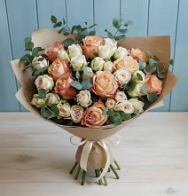 Букет цветов из:  Альстромерии и Розы в Нижнекамске