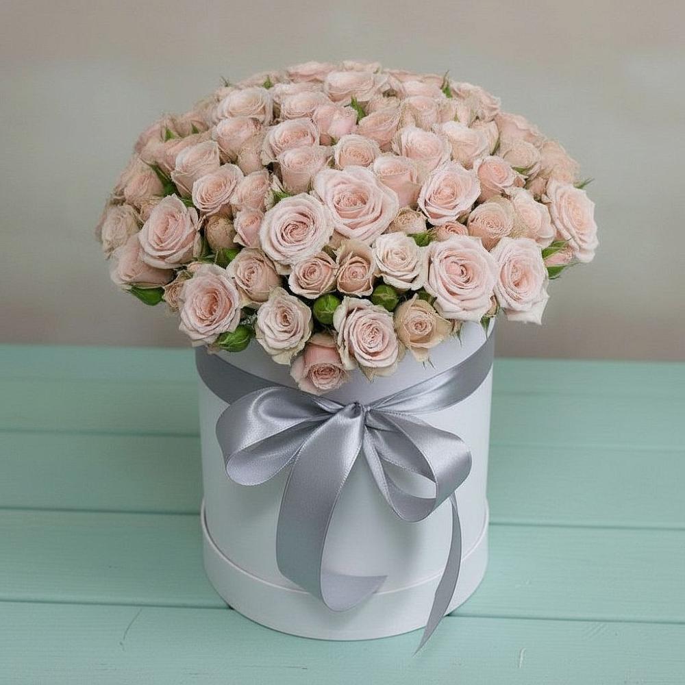 Цветочная композиция из Розы в шляпной коробке в Нижнекамске