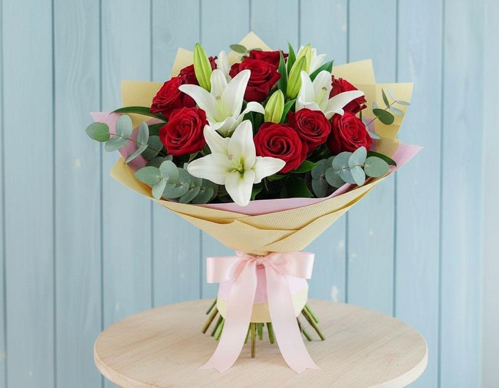 Букет цветов из: Лилии и Розы в Нижнекамске